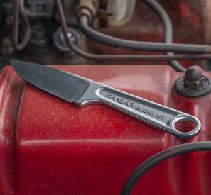 Knife chat: Nail clippers – Three Points of the Compass
